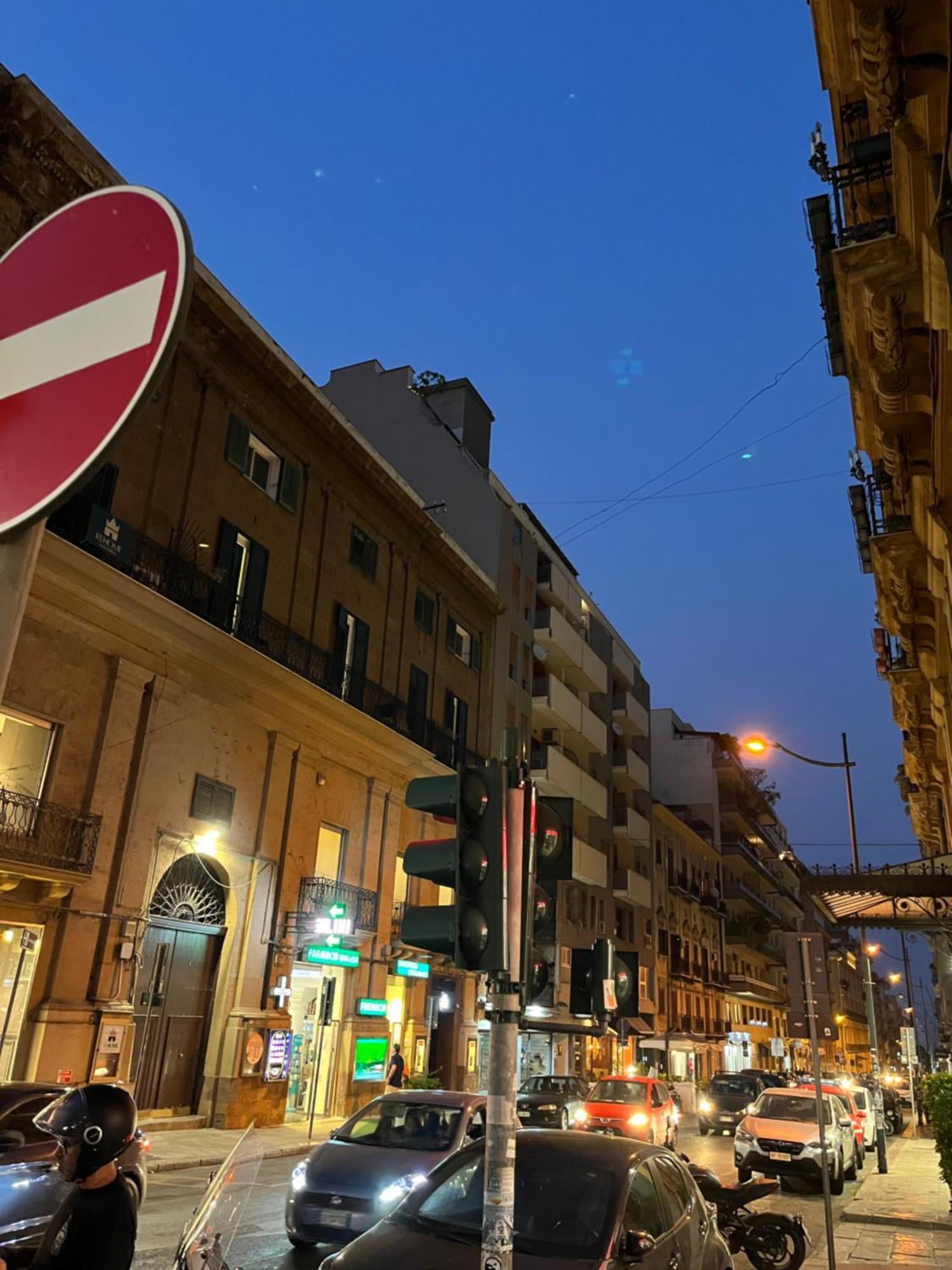 4 Country Side - City Center Palermo Exterior photo